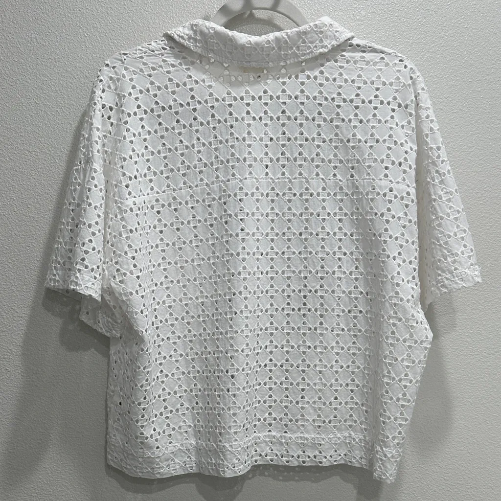 White Eyelet Button - Image 4