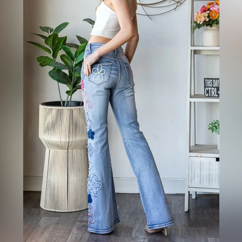 Oli & Hali Embroidered Flower Jeans in Denim/Pink Combo NWT MEDIUM Blue Size L - Image 3