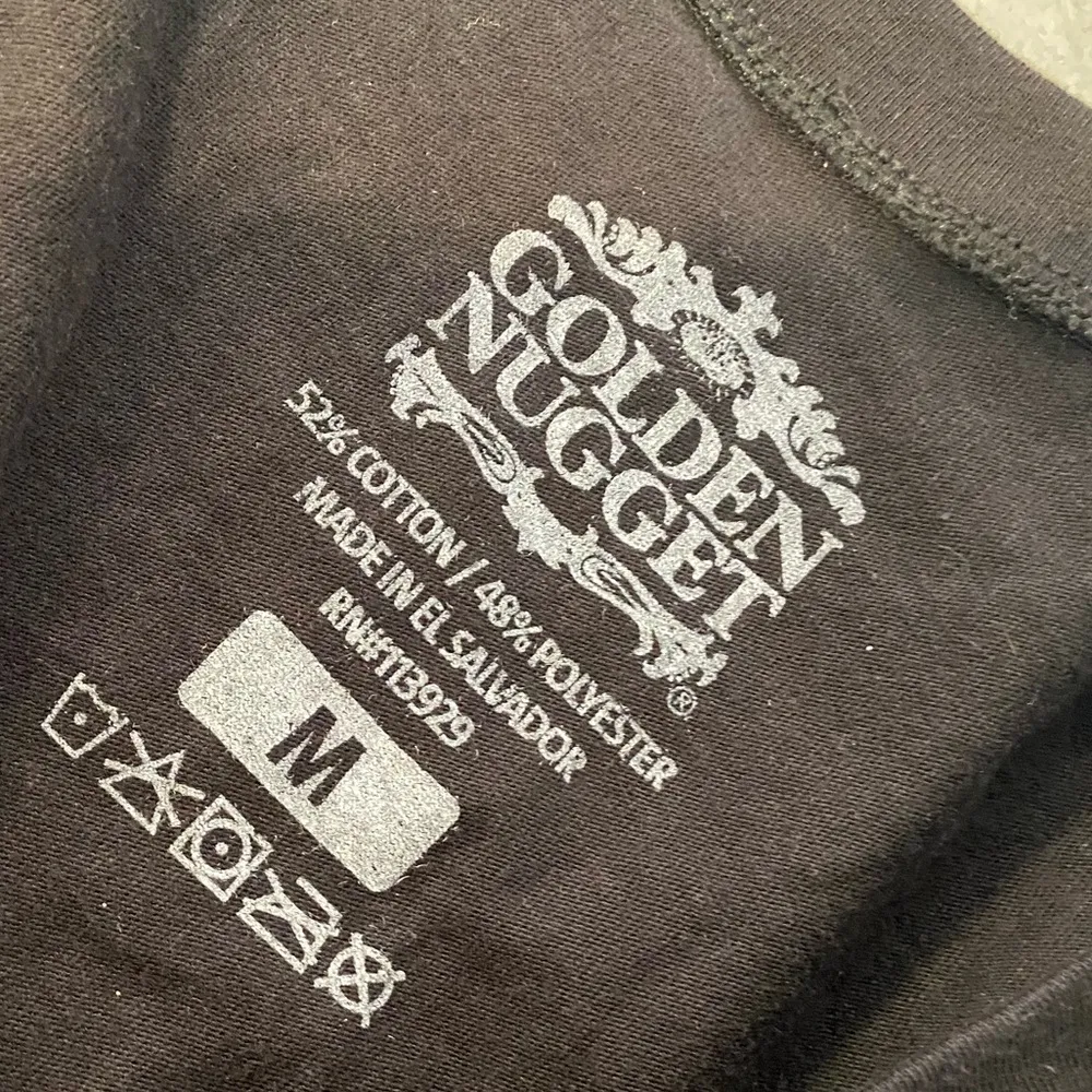 NWT Golden Nugget Size M Stay Golden Glitter Print Black Short Sleeve Tee Shirt Size M - Image 6