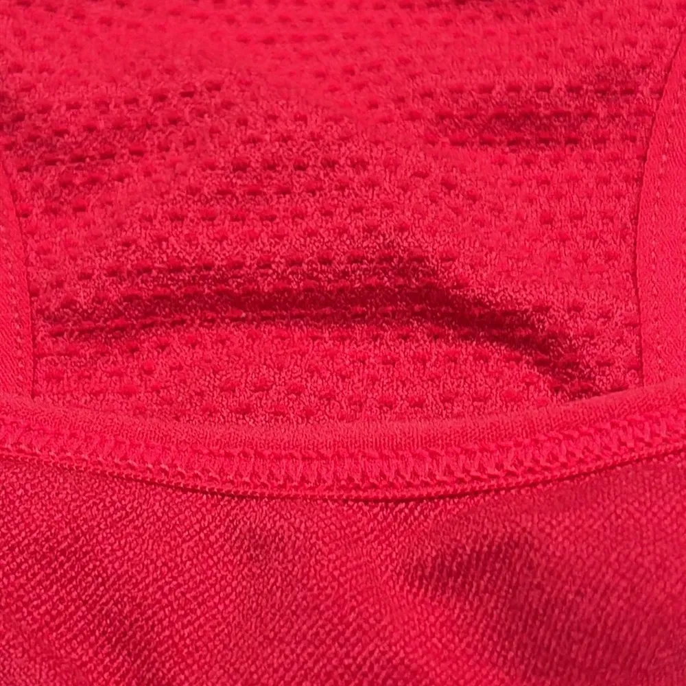 Woman’s sports bra - Image 8