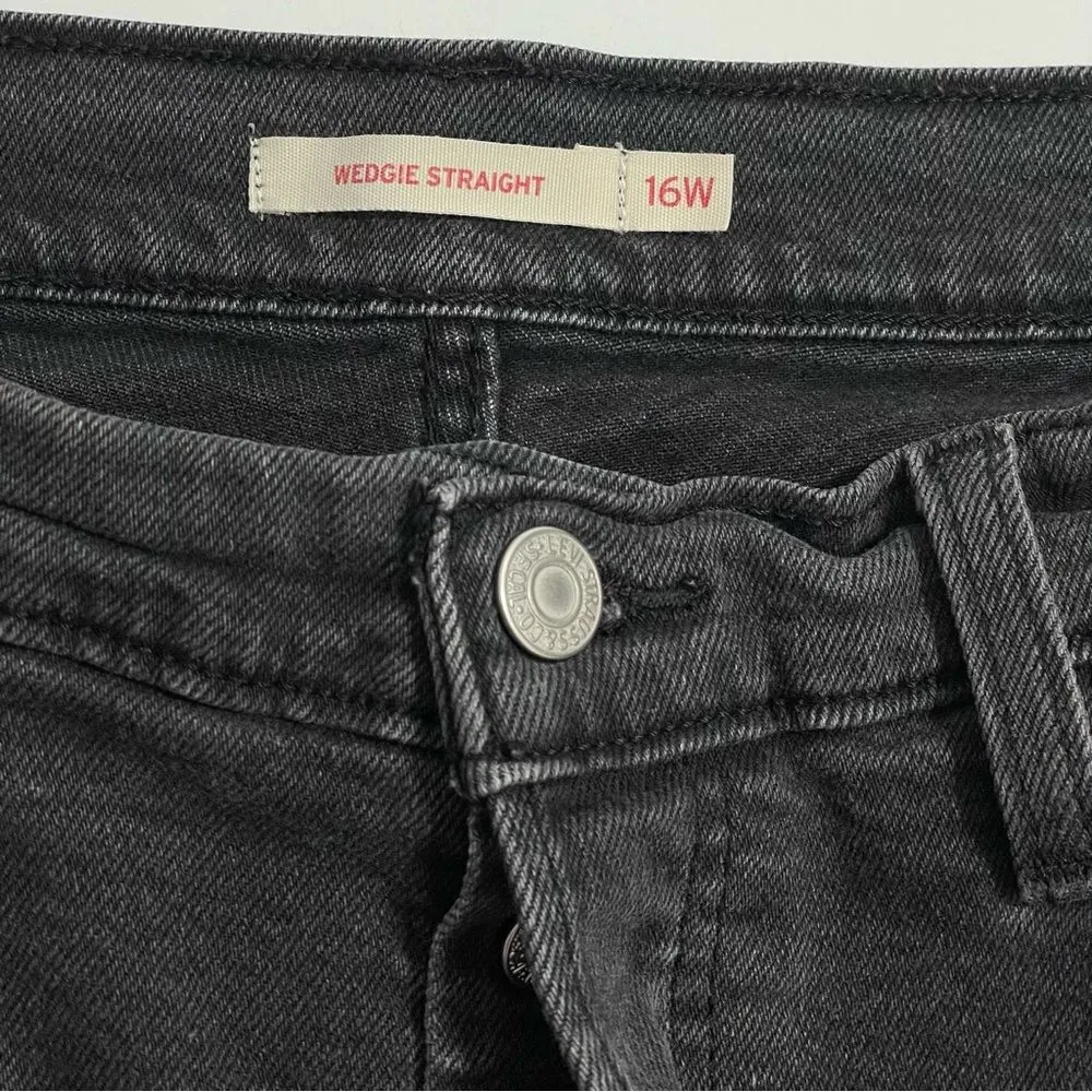Levi’s Wedgie Straight Faded Black Wash Jeans Size 16W Button Fly Cropped‎ Denim - Image 5