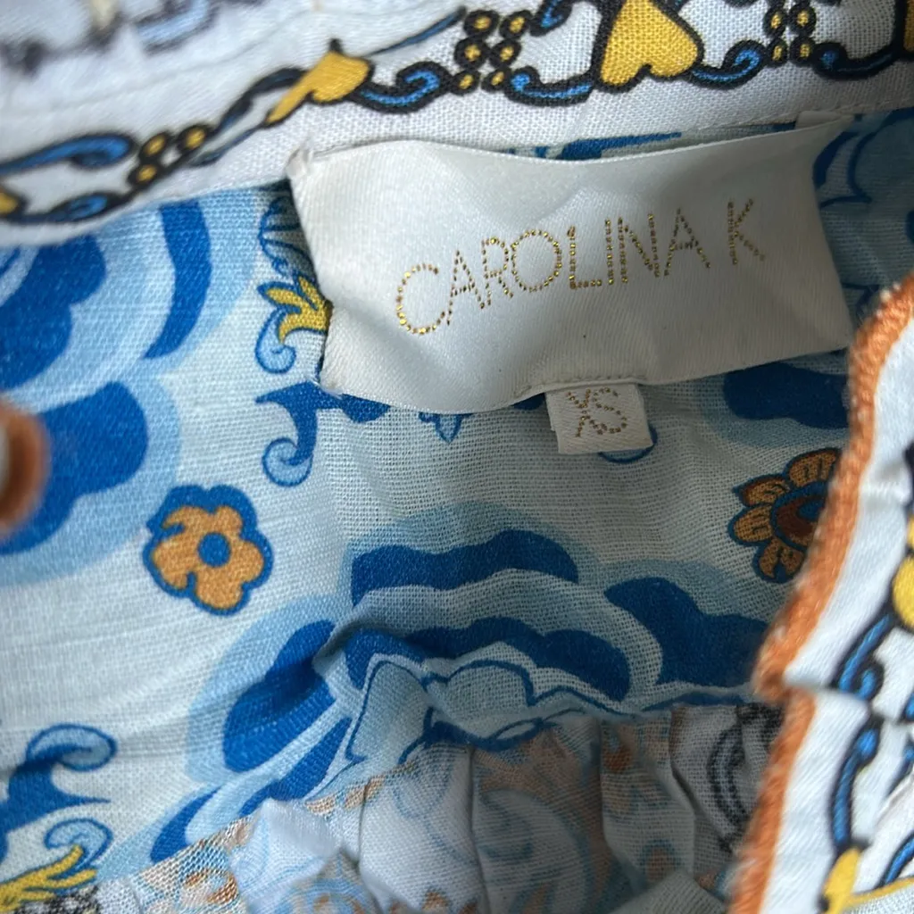 Carolina K. Celestial tiles cream Floral Blue and White Women's Top size XS A - Image 4