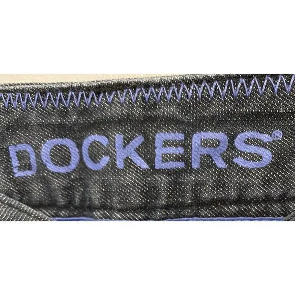 Dockers Woman's ‎ Dark Denim Crops Size 6 Great Condition - Image 4