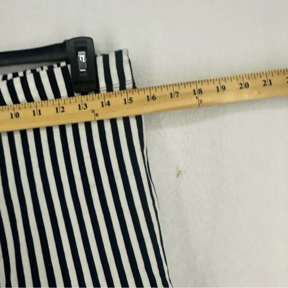 MDS Pull On Striped Shorts Womens 2 Black White - Image 6