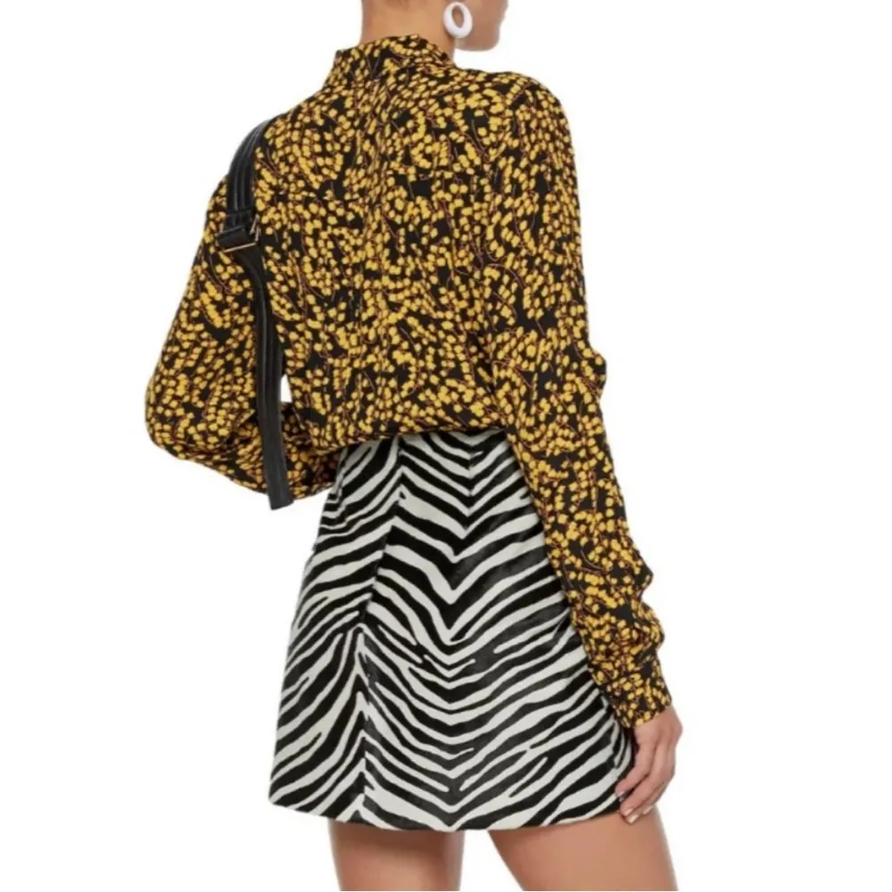 Ganni Floral Printed Crepe Button Down Size 36, US 4 - Image 2