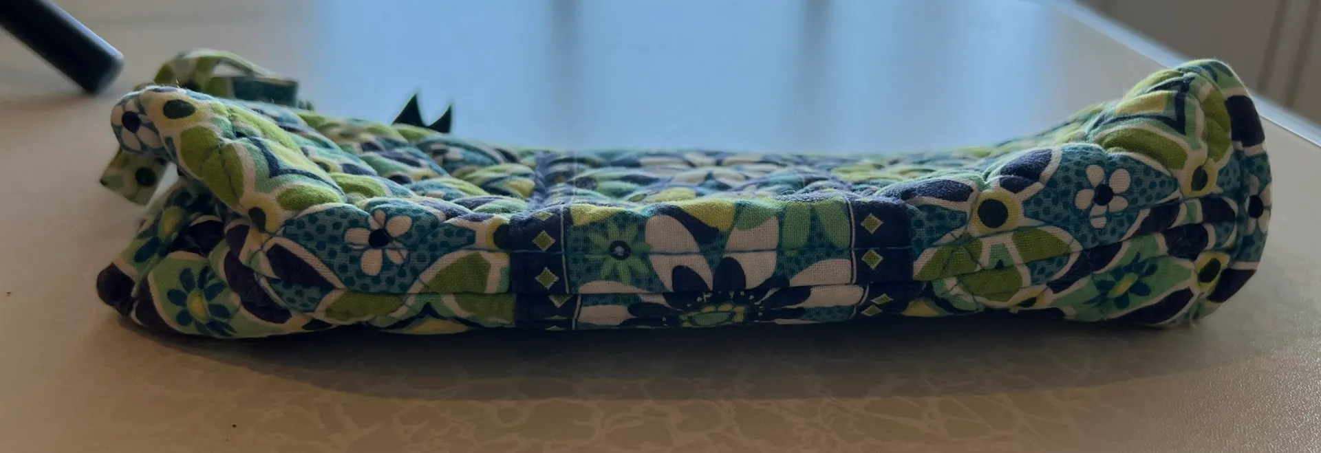 RETRIRED:  | Daisy Daisy pattern small cosmetic bag. - Image 7