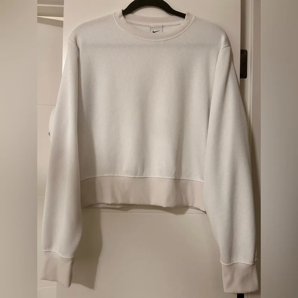 Nike Dri-Fit Women’s Long Sleeve Golf Crew Top - Image 4