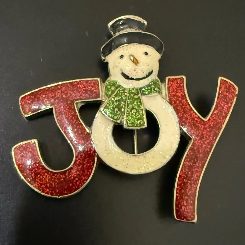Vintage MIRIAM HASKELL “Joy” Snowman Holiday Christmas Enameled Brooch Pin 18g. Red - Image 3