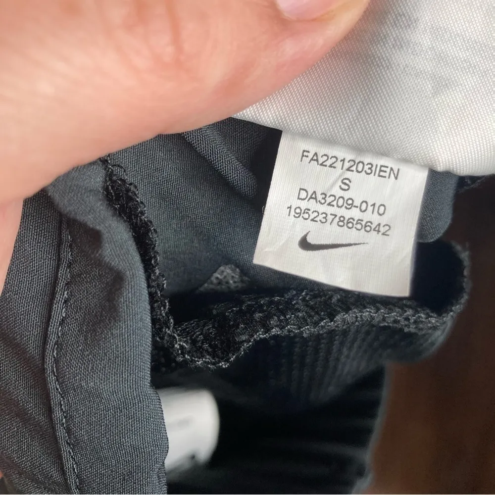 Nike golf Shorts all black size small‎ - Image 7