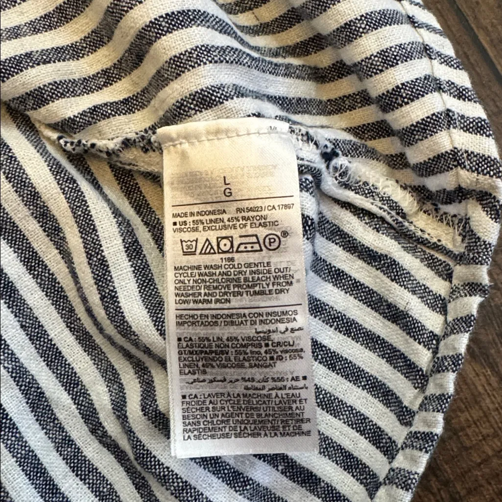 Old Navy Black and White Striped Mini Dress - Image 3