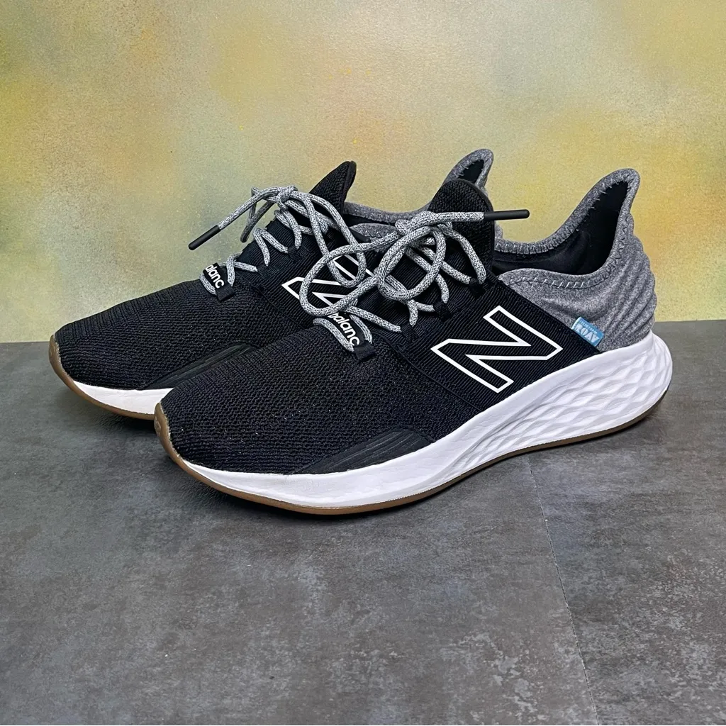 New Balance Fresh Foam Roav Tee Shirt Black/Gray Women's Sneakers Size 11B - Image 3