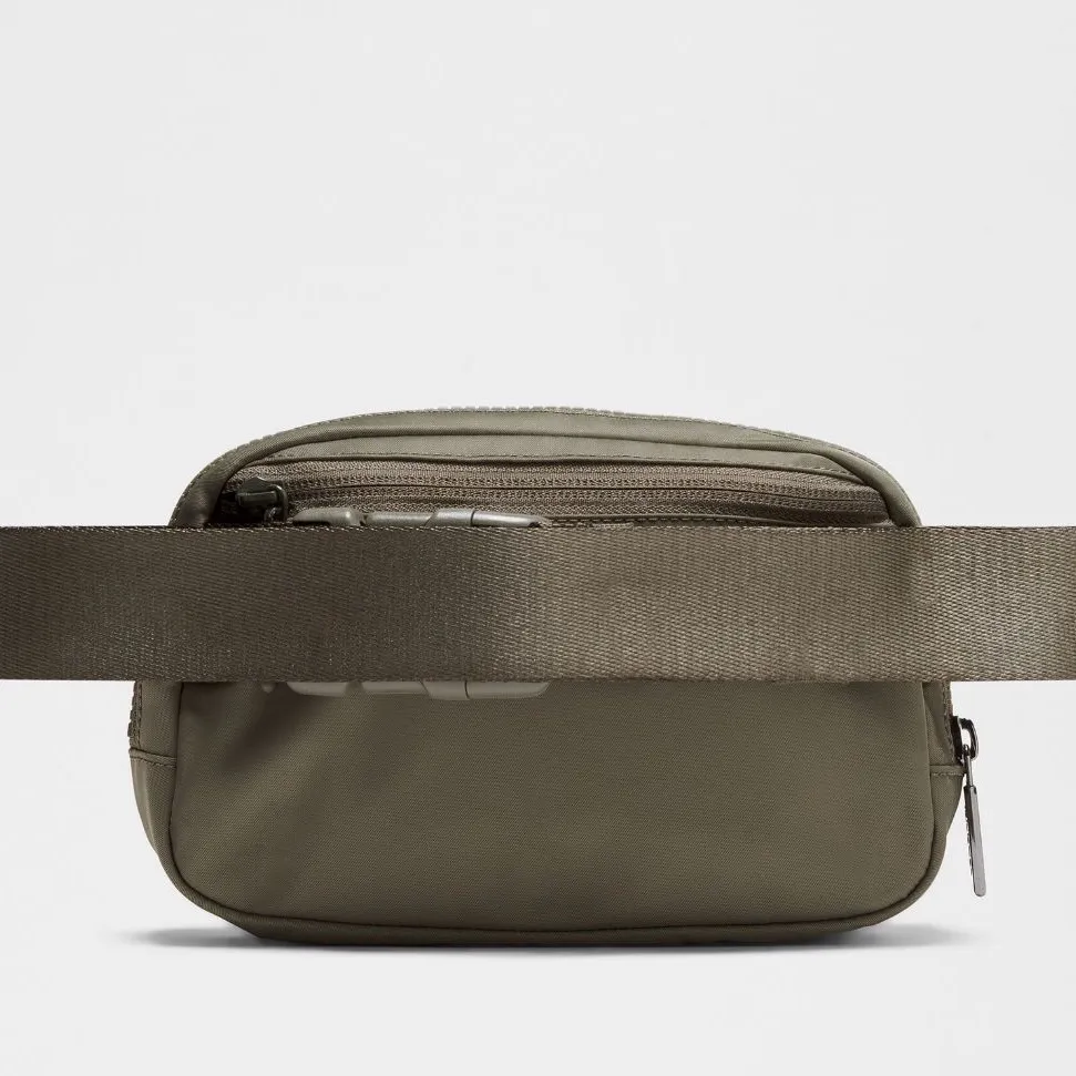 Lululemon Unisex Everywhere Belt Bag - Image 5