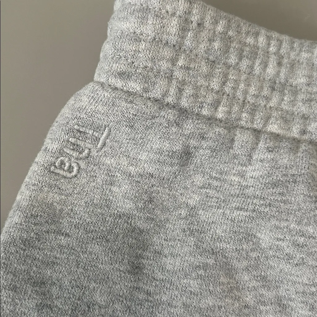 Aritzia TNA Cozy Gray Sweat Shorts Size XS - Image 3