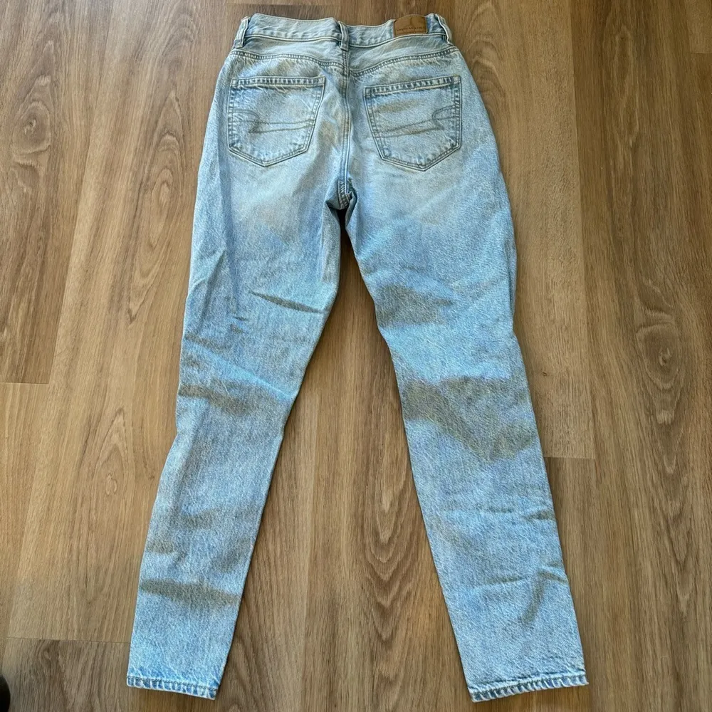 American Eagle Light Wash Distressed Jeans - Image 4