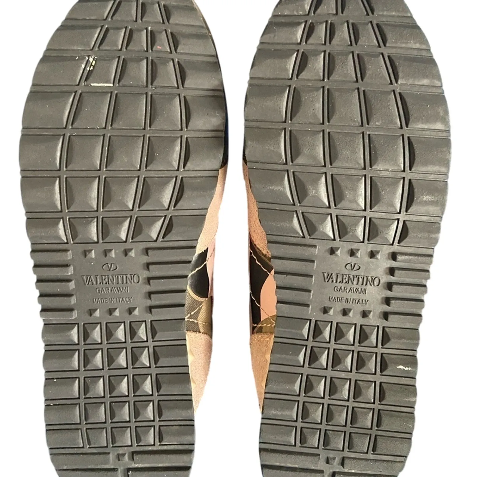 Valentino Garavani Rockrunner Sneakers – Multicolor Camo, Size 7 - Image 3