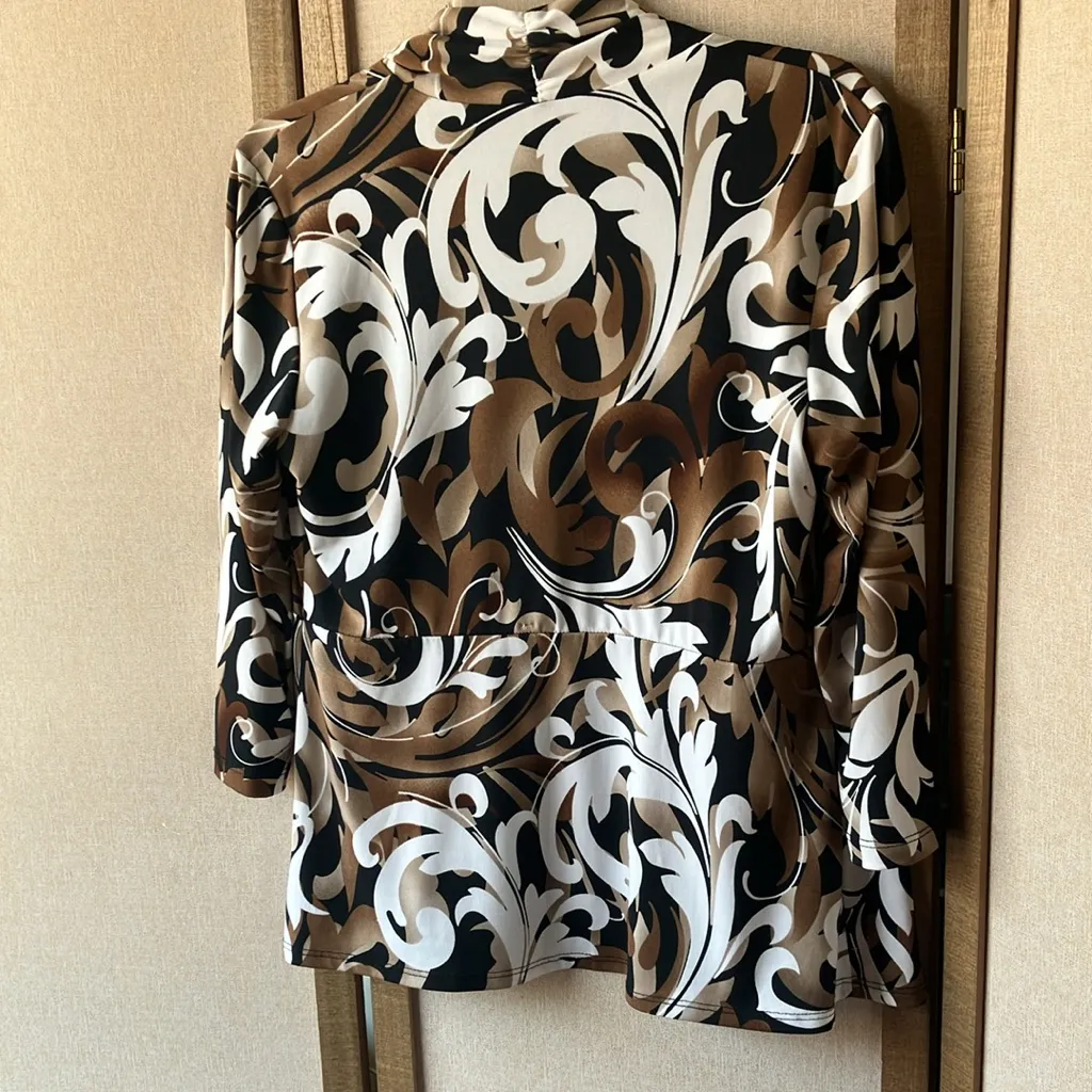 Dressbarn Elegant cover up small - Image 12