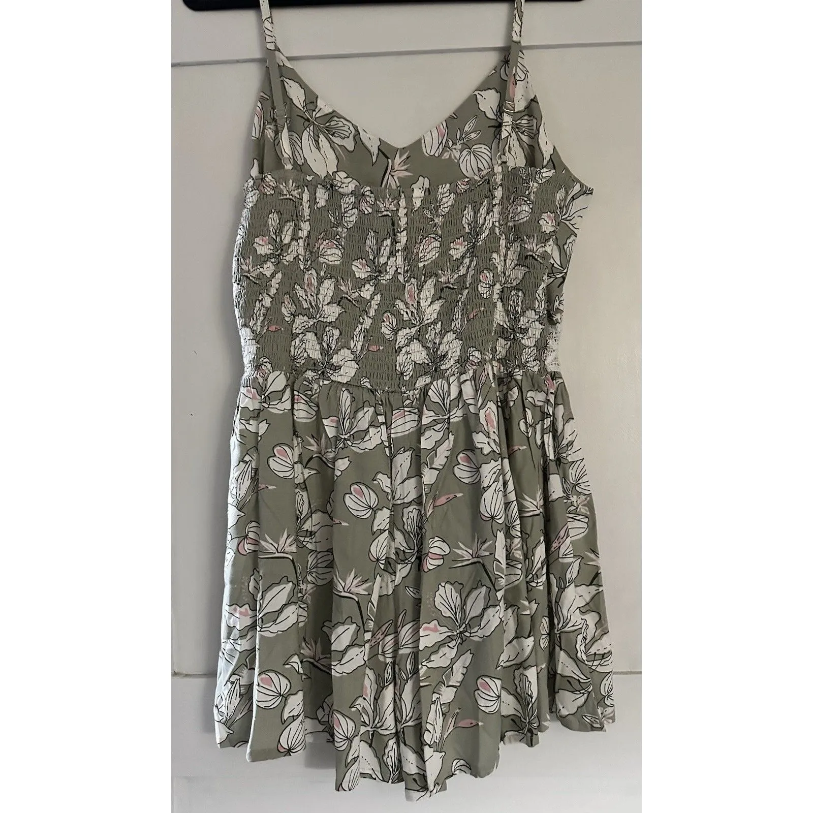 Kiwi & Punch Women's Light Green Floral Romper Lace Waist Size L Size L - Image 5
