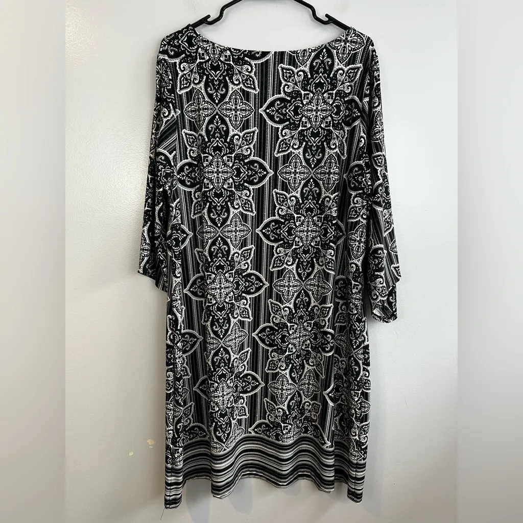 NWT Ny Collection Black/White Mixed Print Boho Bell Sleeve Shift Dress Size 2XP - Image 7
