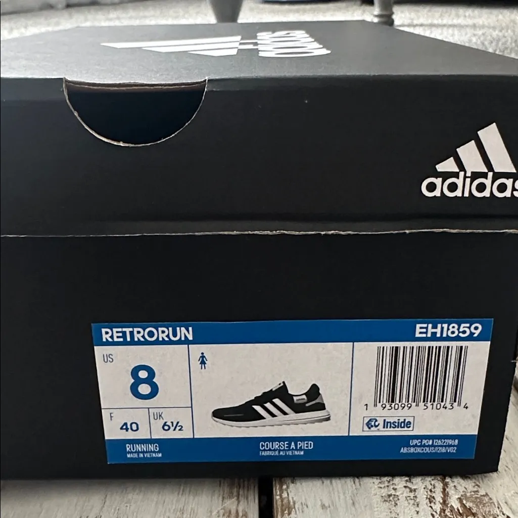 Adidas Women’s Retrorun Athletic Sneaker Size 8 Black - Image 7