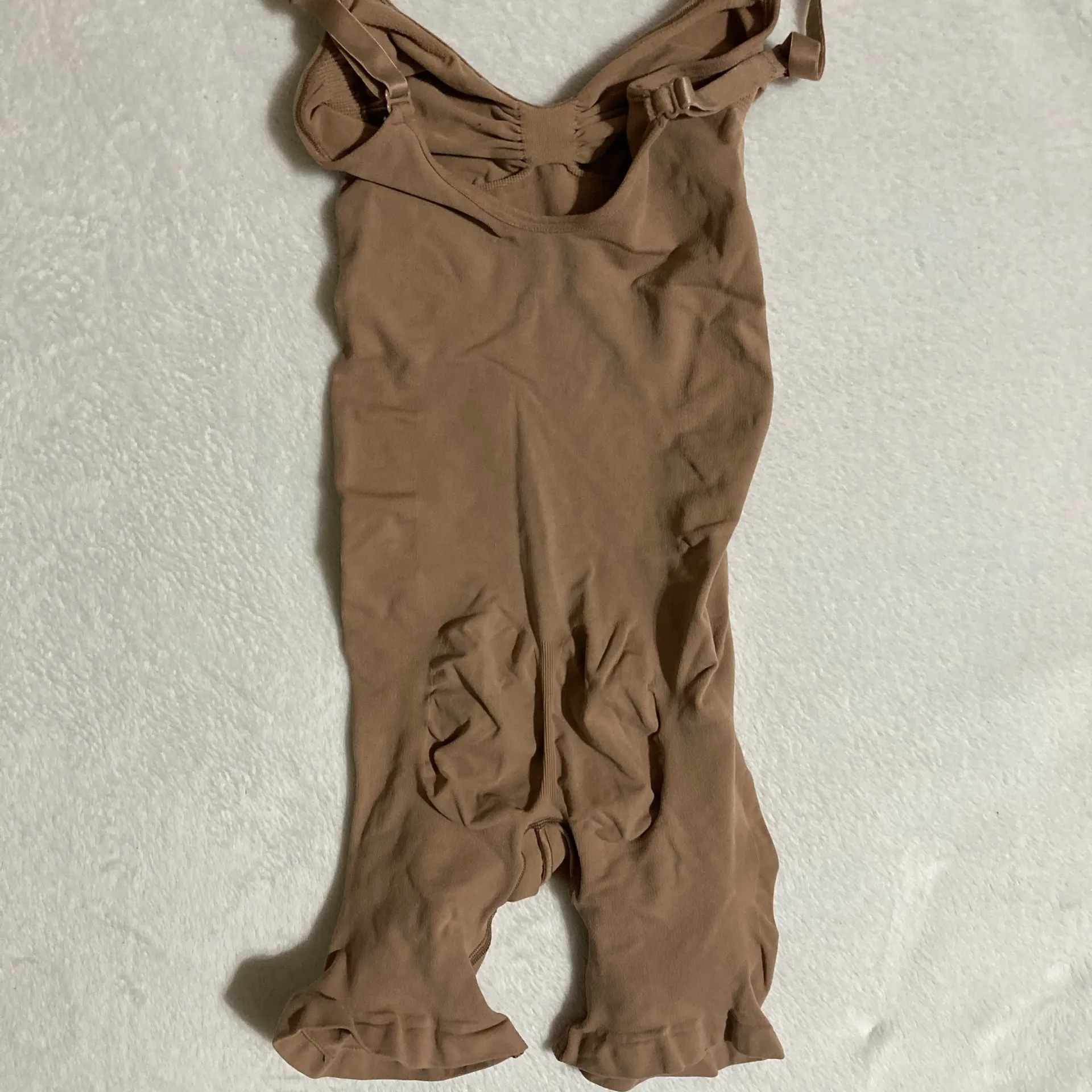 SKIMS Sculpting Mid-Thigh Bodysuit M - Image 4