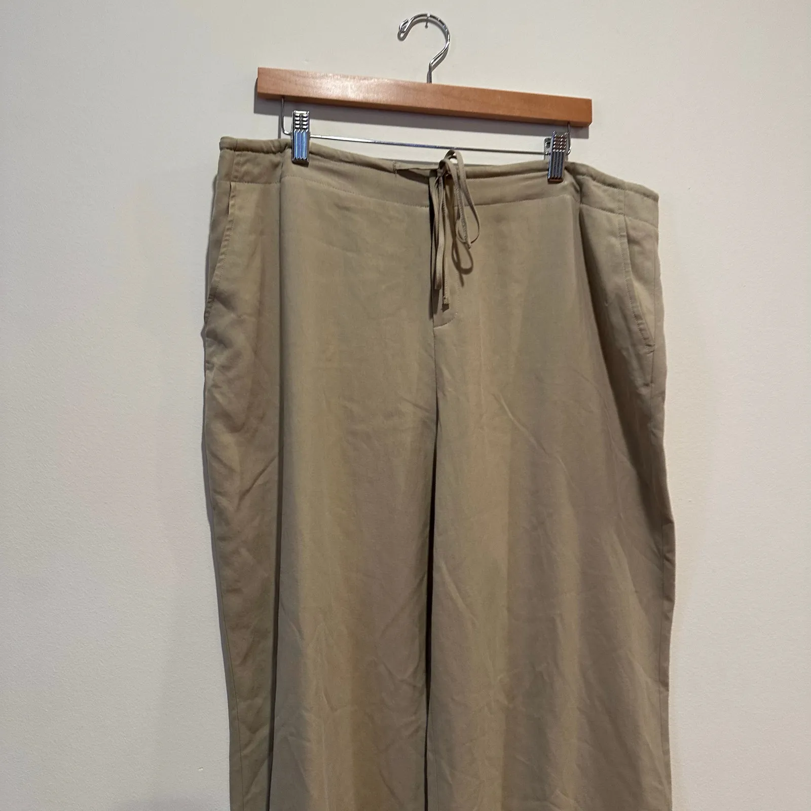 Ellen Tracy 100% Silk Tan Pants sz L Wide Leg Silk Pants - Image 3