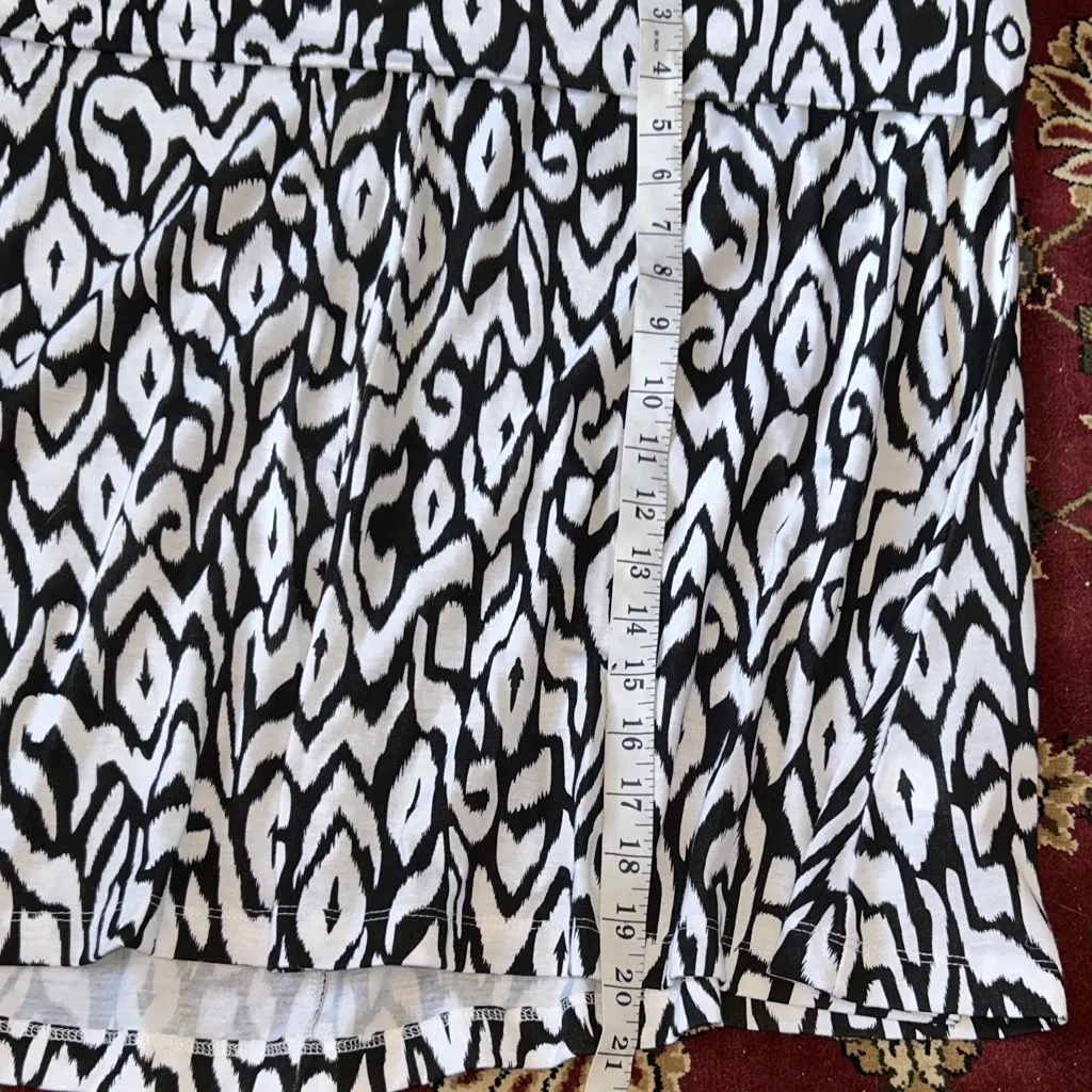 Torrid Monochrome Geometric Skirt Foldover Aline Ikat Print Size 2 (US 2X) 18-20 - Image 6