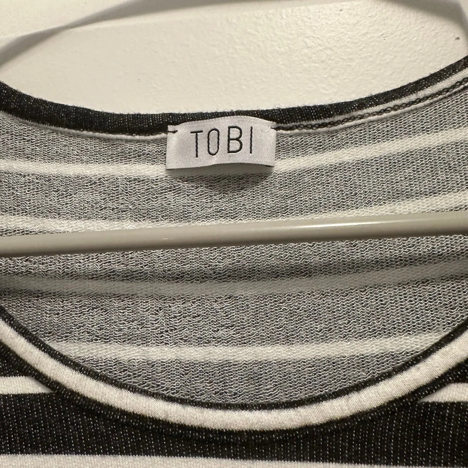 TOBI cropped long sleeve striped shirt size medium - Image 2