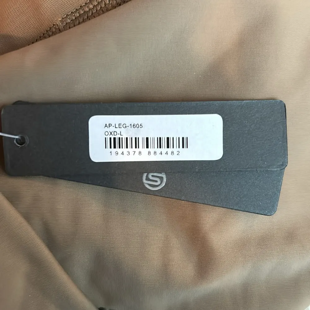 SKIMS PERFORMANCE HIGH-WAISTED 7/8 LEGGING NWT OXIDE - Image 3