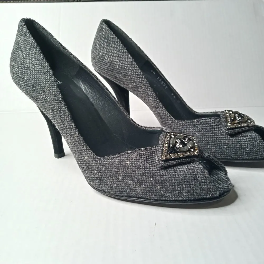 Stuart Weizman gray heels with embalishment - Image 4
