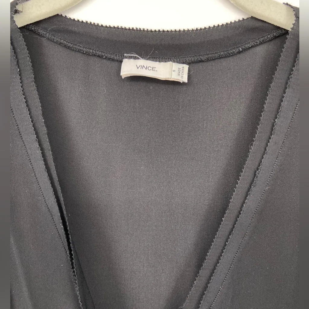 Vince Black Silk sleeveless, V-Neck‎ blouse size Small - Image 3