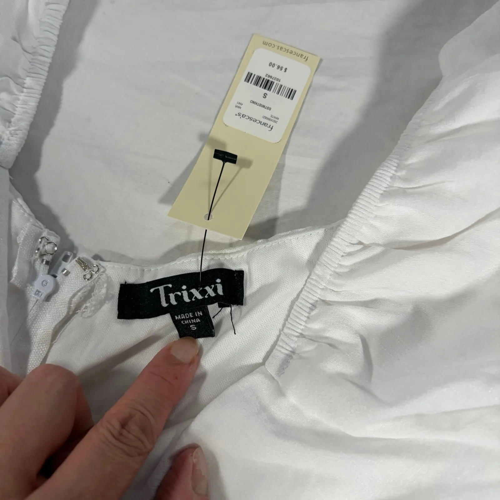 NWT Trixxi white keyhole off shoulder dress. Size S.  Wedding rehearsal shower - Image 5