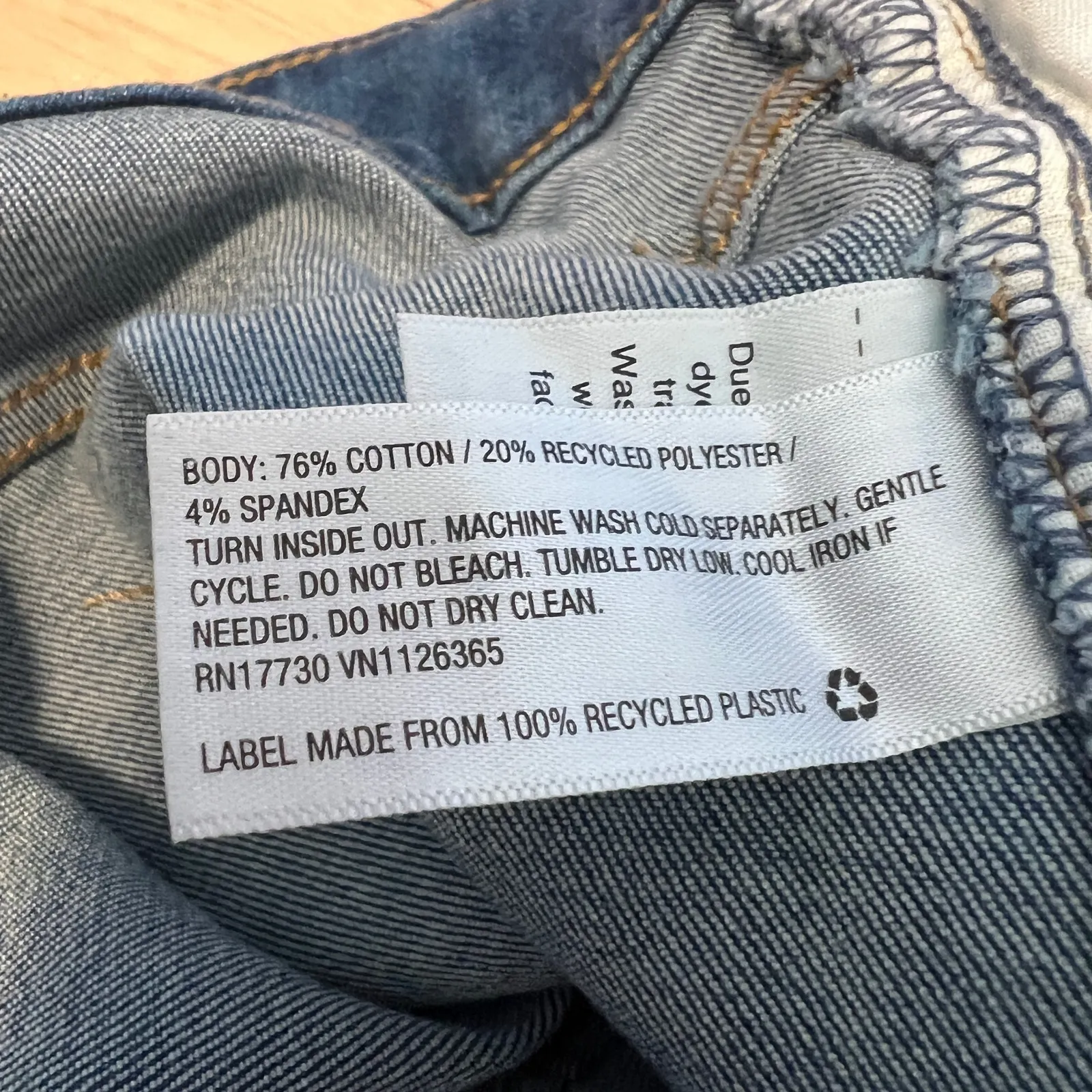 Universal Thread Women's High-Rise Medium Wash Jean Shorts - Size 0 - NWT - Image 9