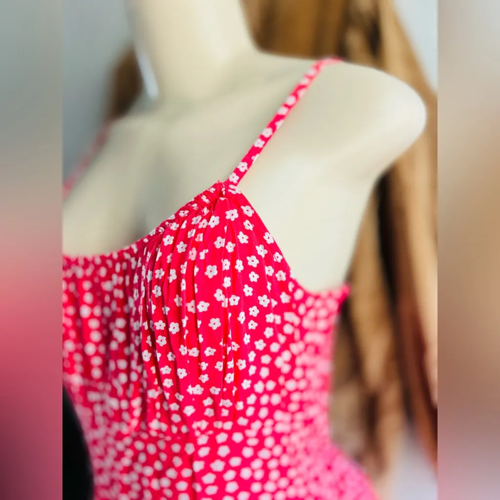 Hollister Floral Print Romper Smocked Open Back With Pockets size small - Image 8