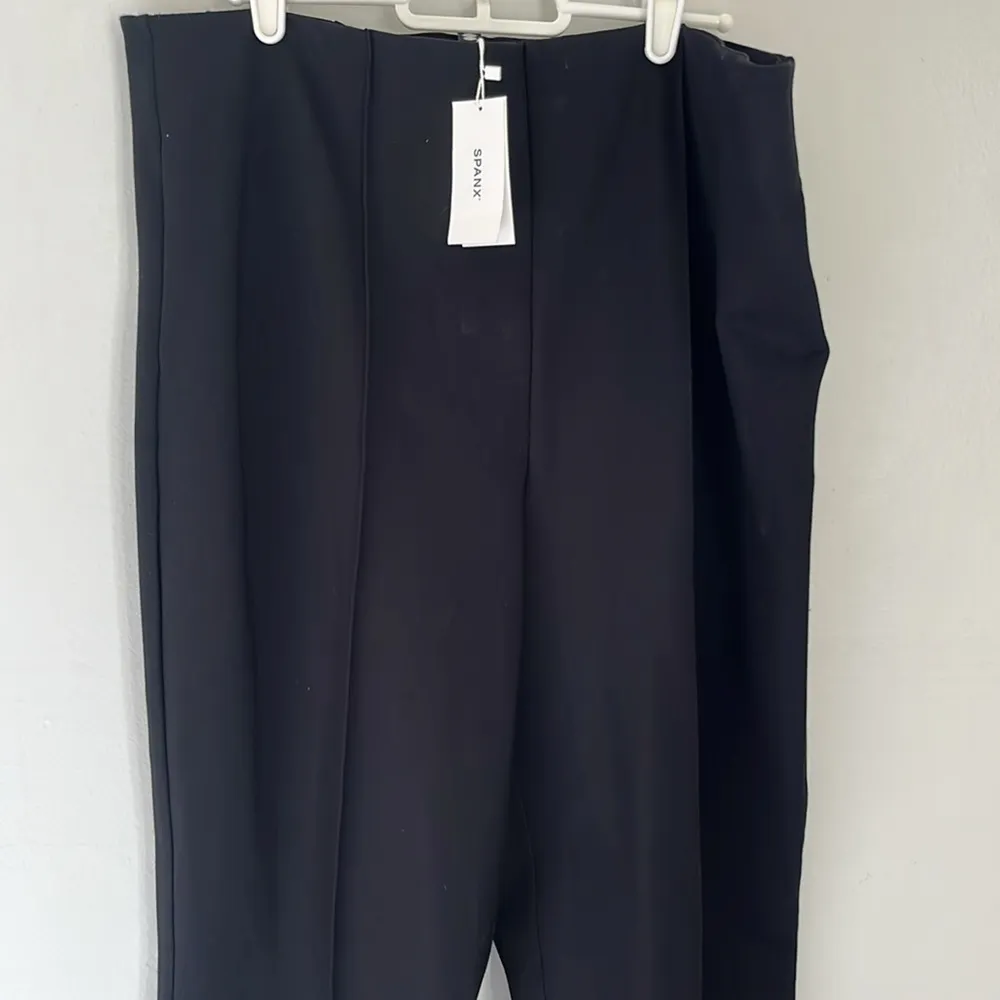 NWT Spanx "The Perfect Collection" ponte demi boot cut pants. Size 1X - Image 4