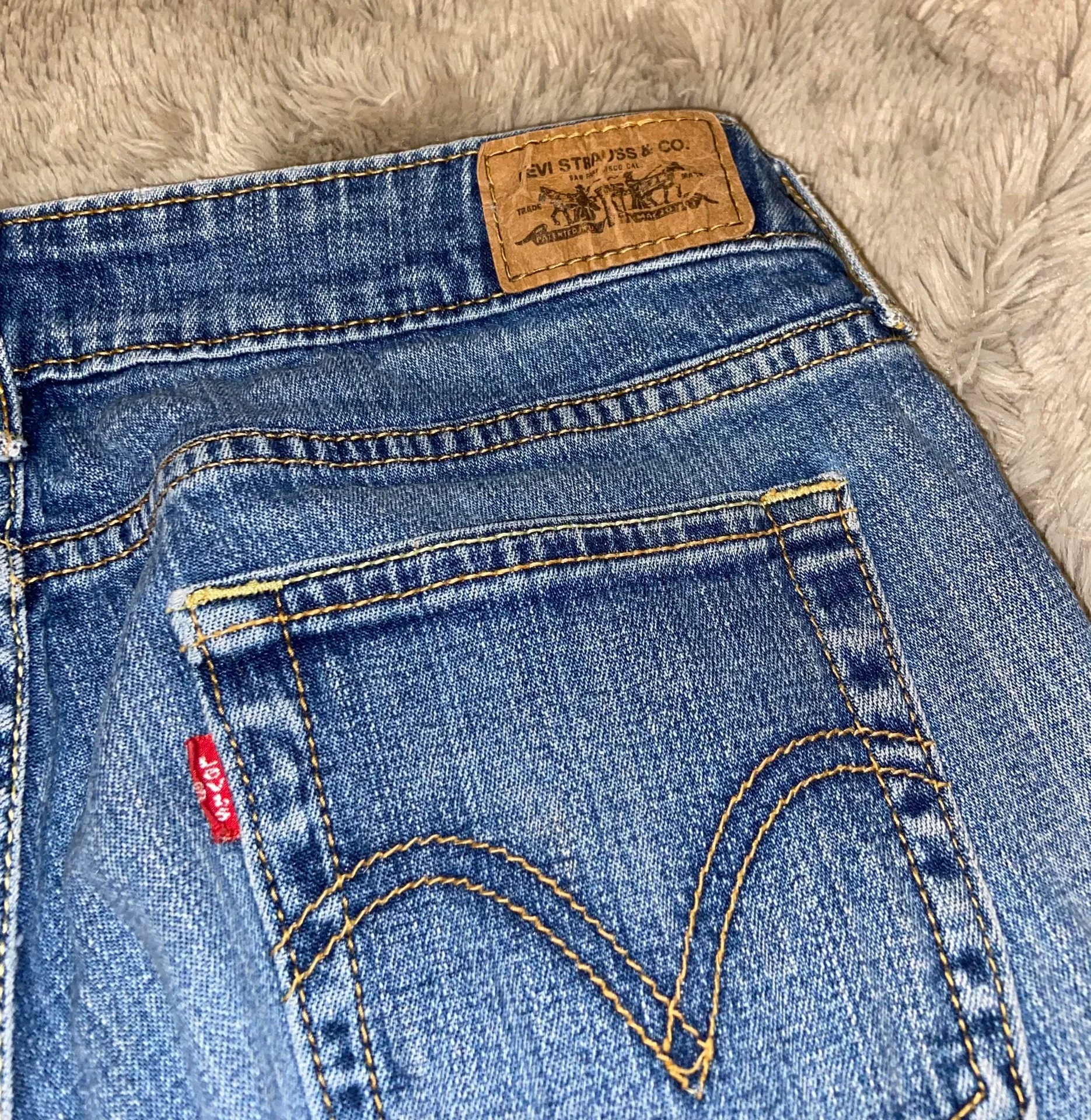 Levi’s 545 Low Boot Cut Jeans - Image 3