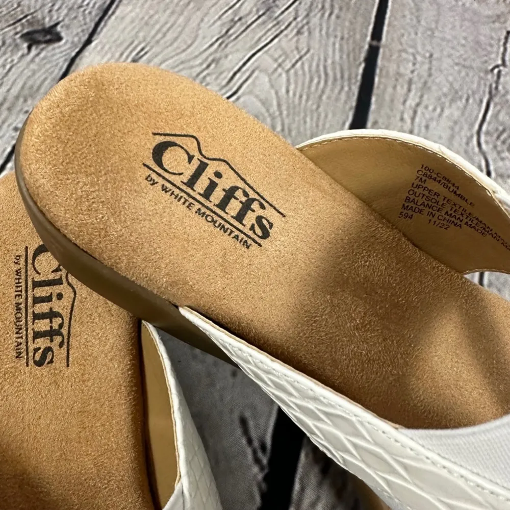 Cliffs by White Mountain Bumble Sandals Slip - Image 4