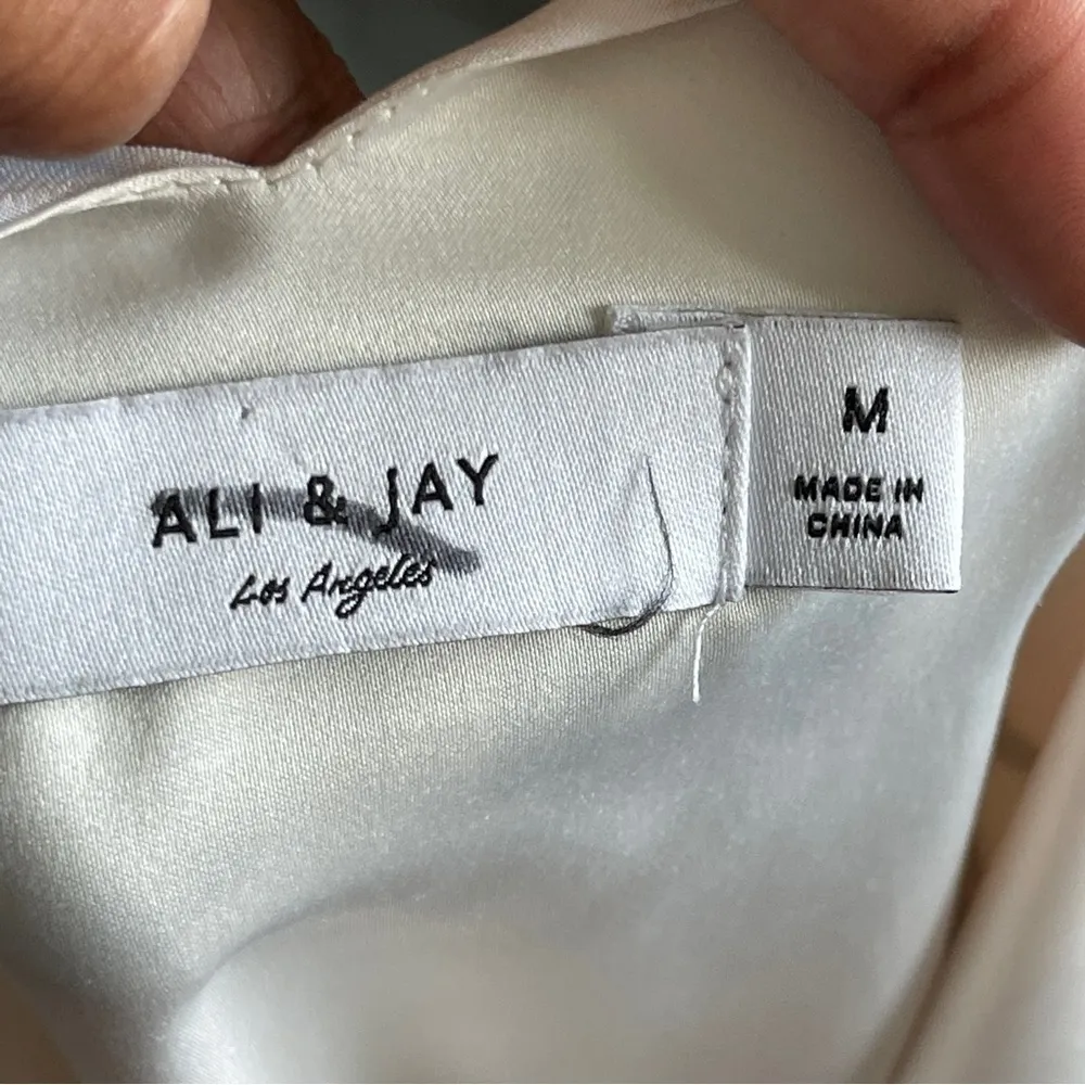 ALI & JAY | Floral Cold Shoulder Mini Dress Sz M - Image 8