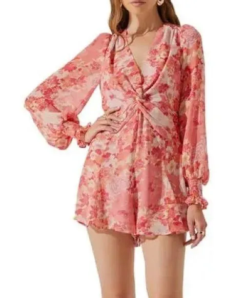 Floral Open Back Long Sleeve Chiffon Romper
ASTR the Label Size Large - Image 3