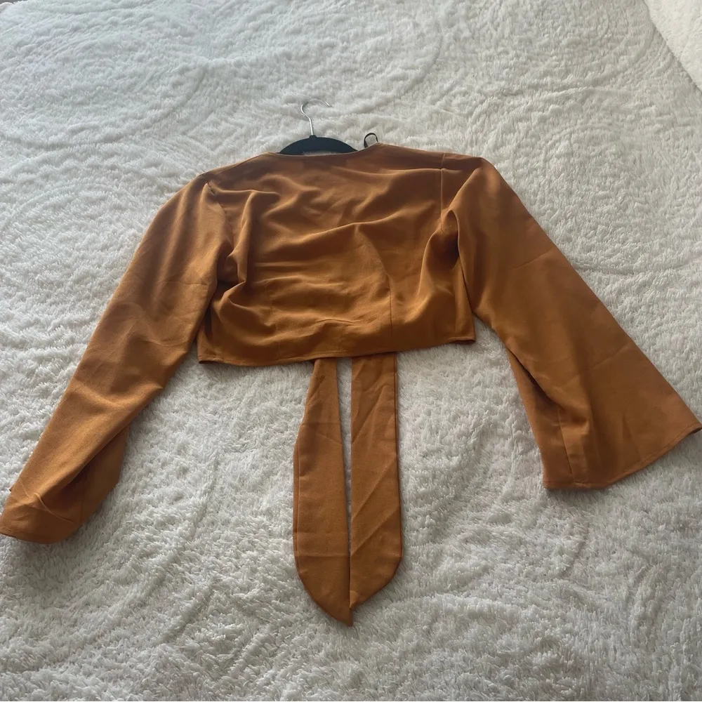 Forever 21 Long Sleeve Crop Top - Image 4