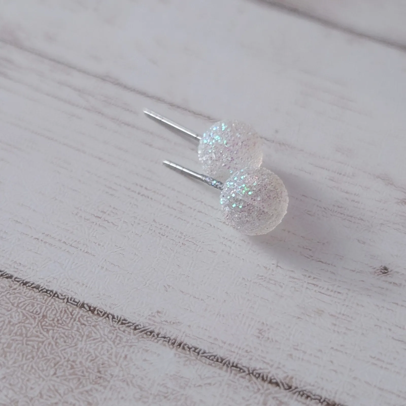 Vintage Stud Earrings Glittery Ball White - Image 6