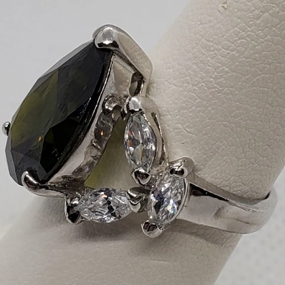 Sterling Silver FAS Ring with Large Green Stone & 6 Clear Stones Green - Image 4