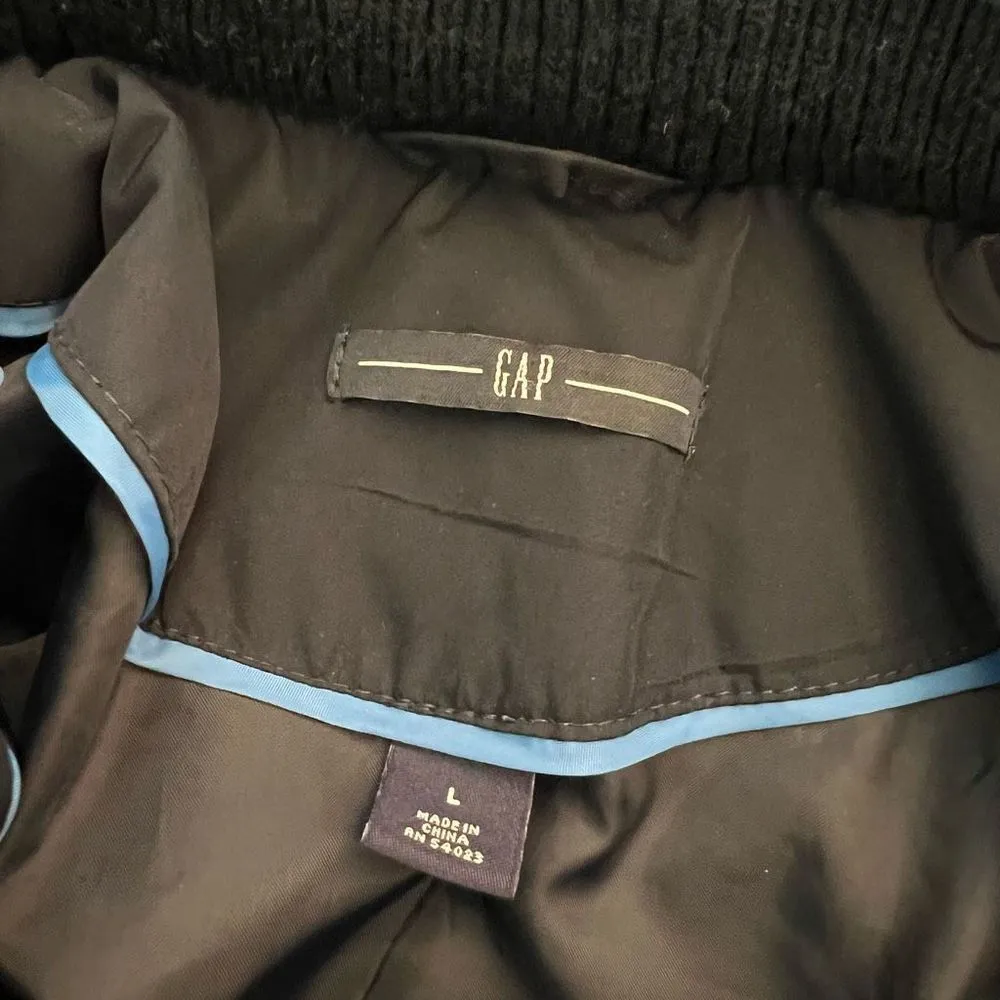 Gap blue waist length fall or winter wear puffer jacket size large - Image 9