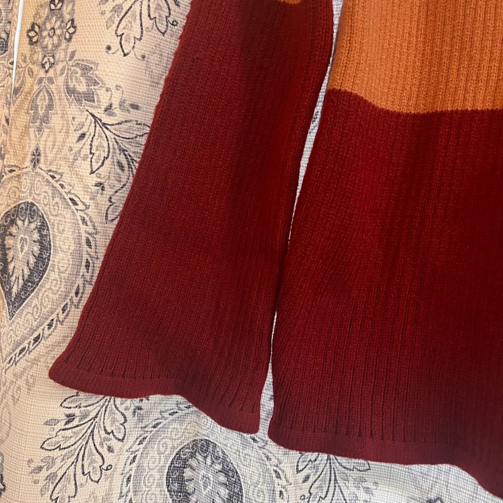 Cozy Co By Cozy Casual Mauve And Burgundy Stripe‎ Off Shoulder Sweater Size S/M - Image 4