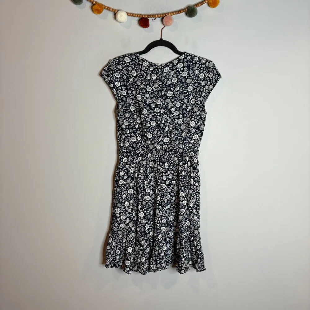 J. Crew Mercantile Navy Blue White Floral Wrap V-Neck Ruffle Dress - Image 6