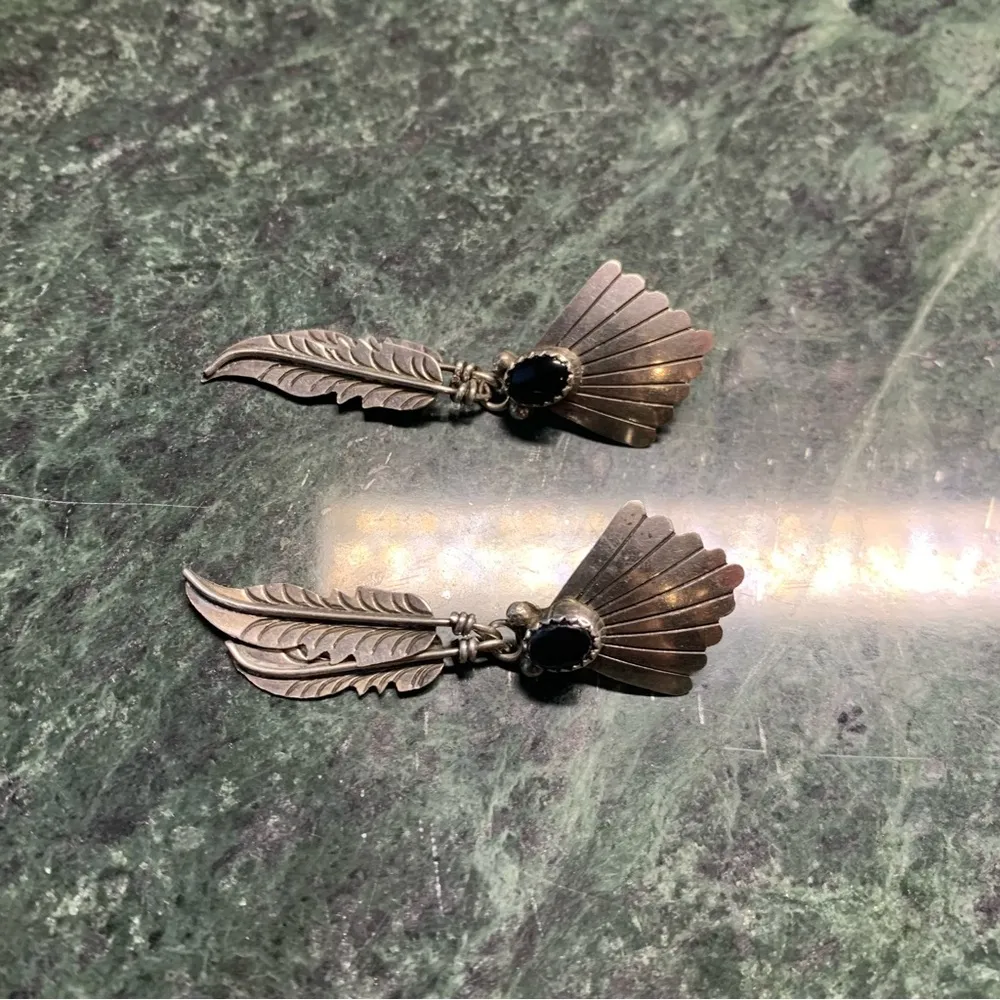 Native American Sterling Silver Onyx Double Feather Fan Dangle Earrings VTG - Image 4