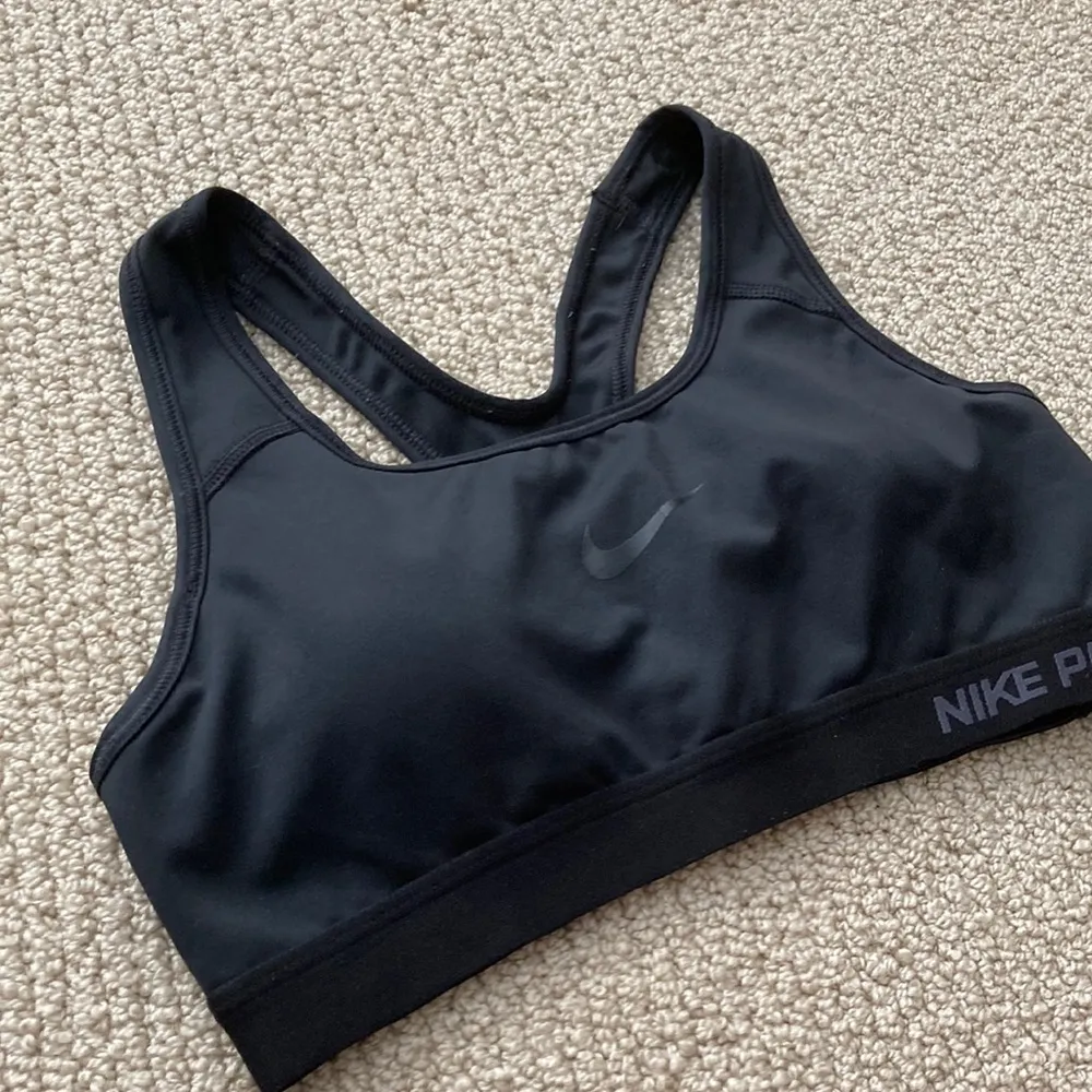 Nike Pro Dri-FIT Swoosh Medium Support Padded Sports Bra Black Small Like New - Image 3