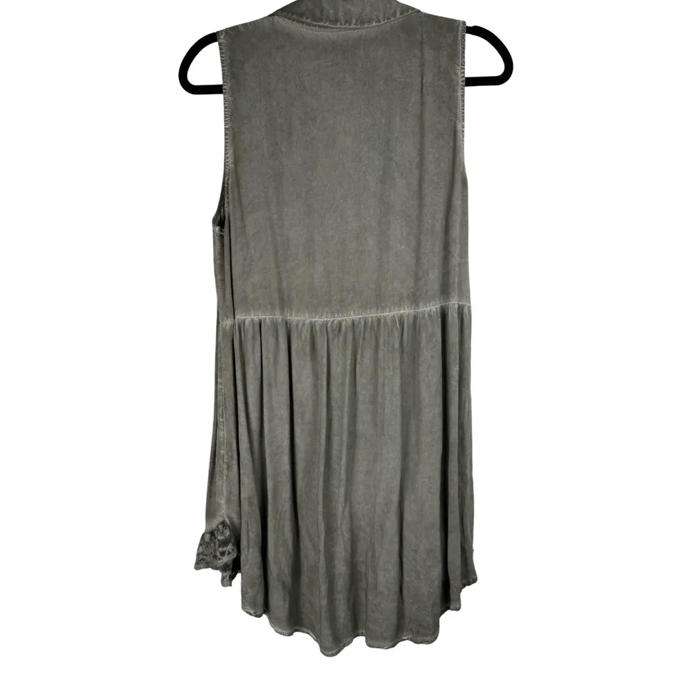 Umgee Sleeveless Button Down Dress Lace Ruffle Trim Gray Mineral Wash Size M - Image 2