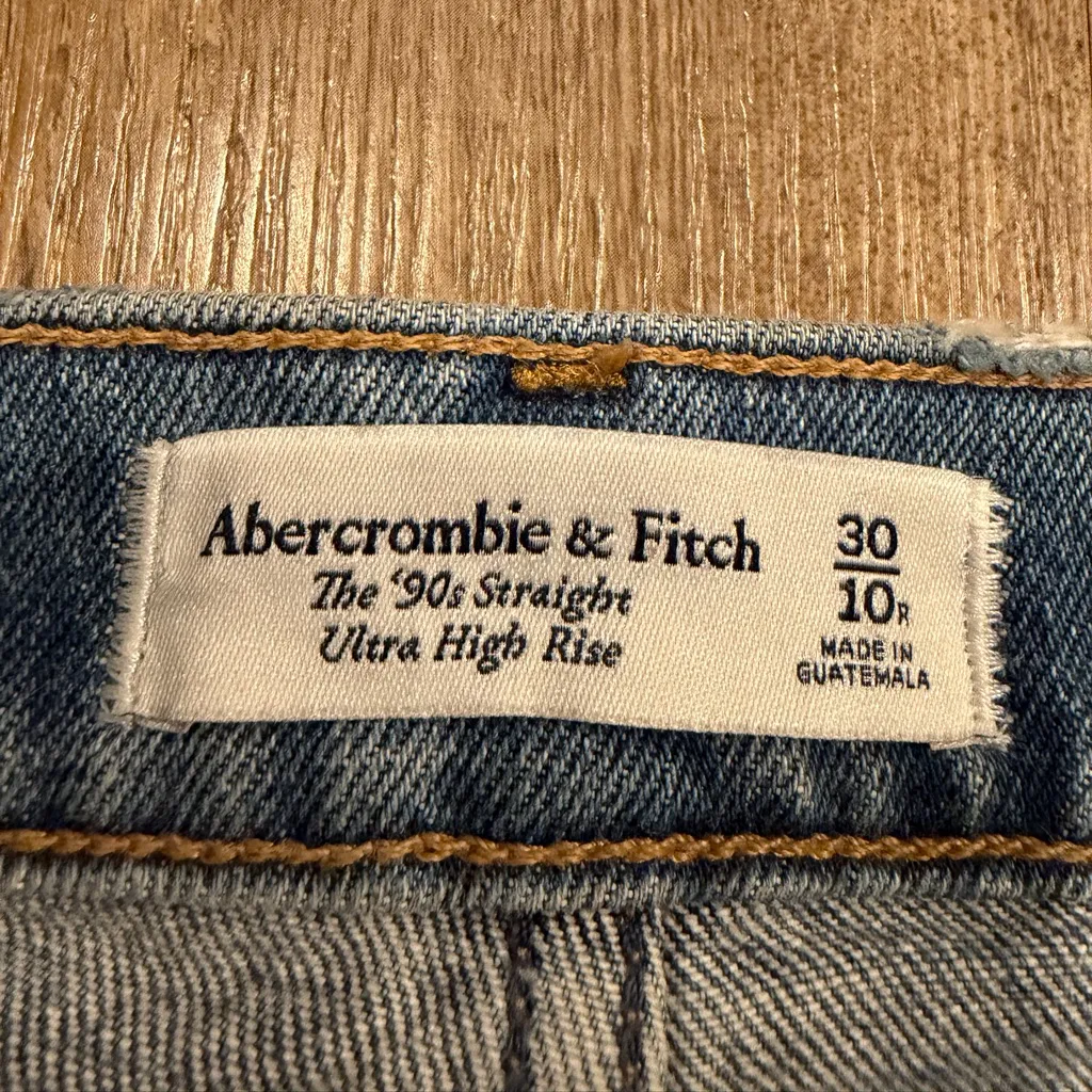 Abercrombie & Fitch 90s Straight Ultra High Rise Light Blue Straight Leg Jean - Image 3