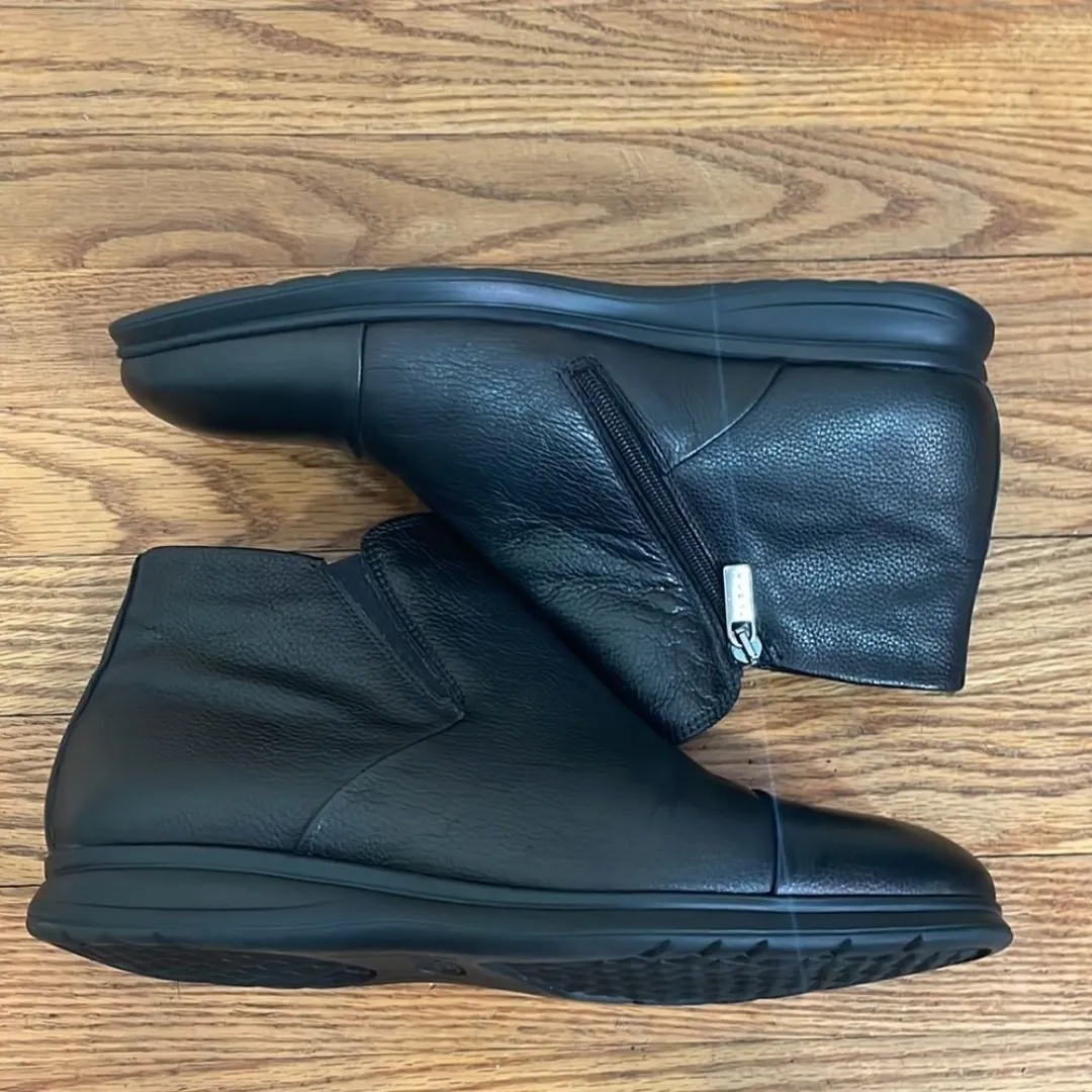 Baldinini Black Leather Faux Fur Lined Side Zip Ankle Boots Women's Size 42 - Image 5