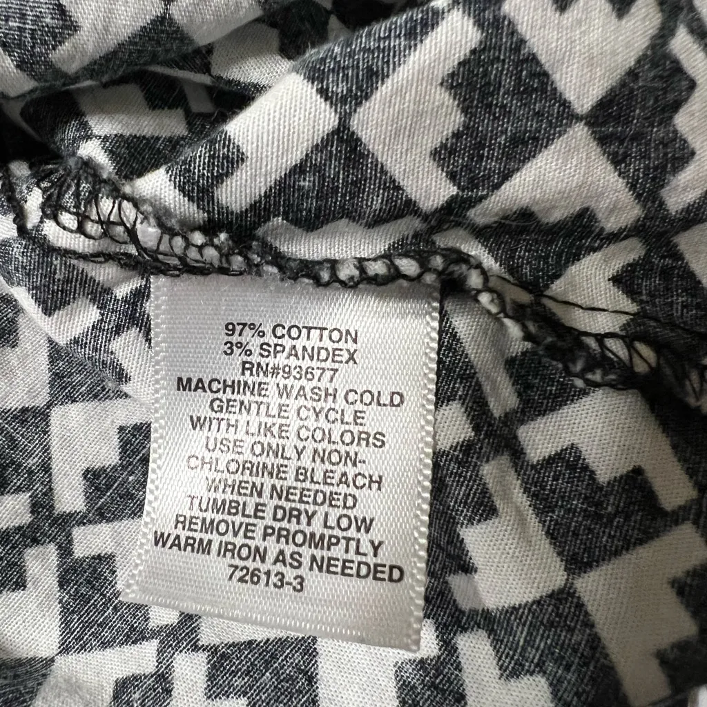 Black and White Patterned Shirt - Image 7